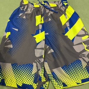 Nike boys swim shorts size 11-13yrs (L)